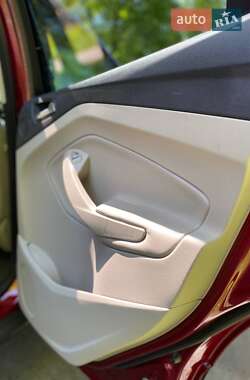 Внедорожник / Кроссовер Ford Escape 2015 в 