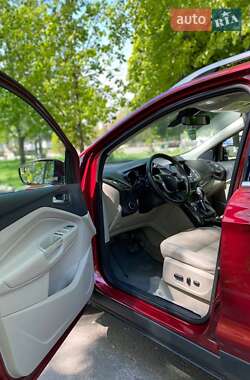 Внедорожник / Кроссовер Ford Escape 2015 в 