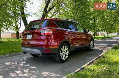Внедорожник / Кроссовер Ford Escape 2015 в 