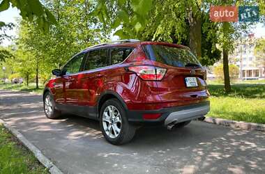 Внедорожник / Кроссовер Ford Escape 2015 в 
