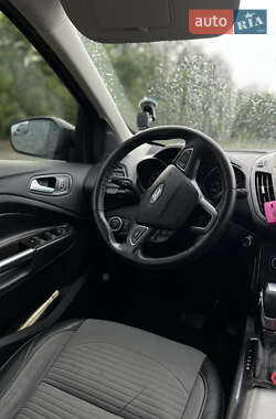 Внедорожник / Кроссовер Ford Escape 2019 в 