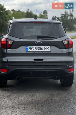 Внедорожник / Кроссовер Ford Escape 2019 в 