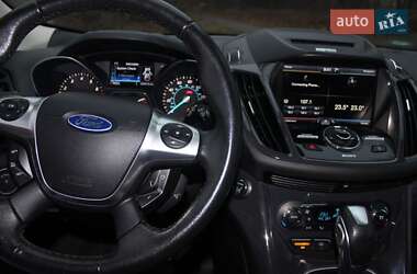 Внедорожник / Кроссовер Ford Escape 2013 в 