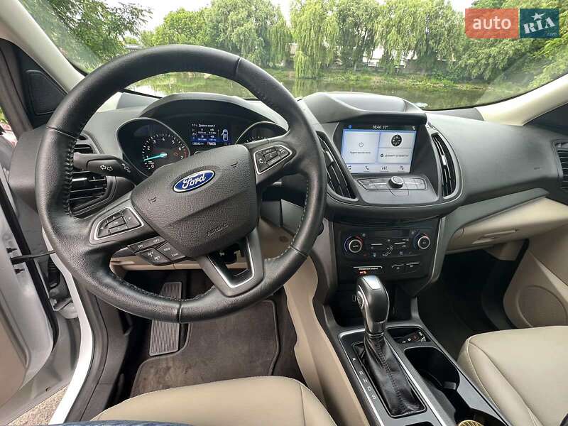 Внедорожник / Кроссовер Ford Escape 2019 в Шепетовке