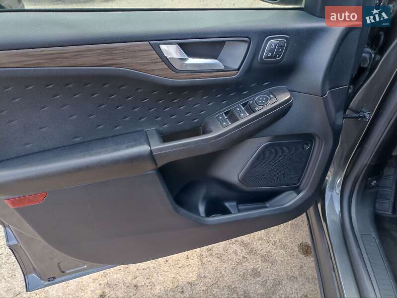 Позашляховик / Кросовер Ford Escape 2020 в Львові