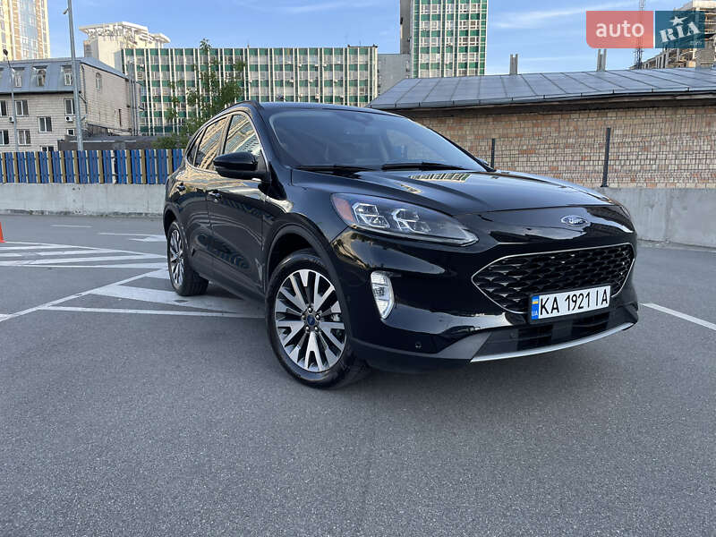 Внедорожник / Кроссовер Ford Escape 2020 в Киеве