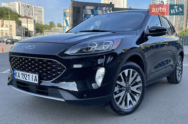 Внедорожник / Кроссовер Ford Escape 2020 в 