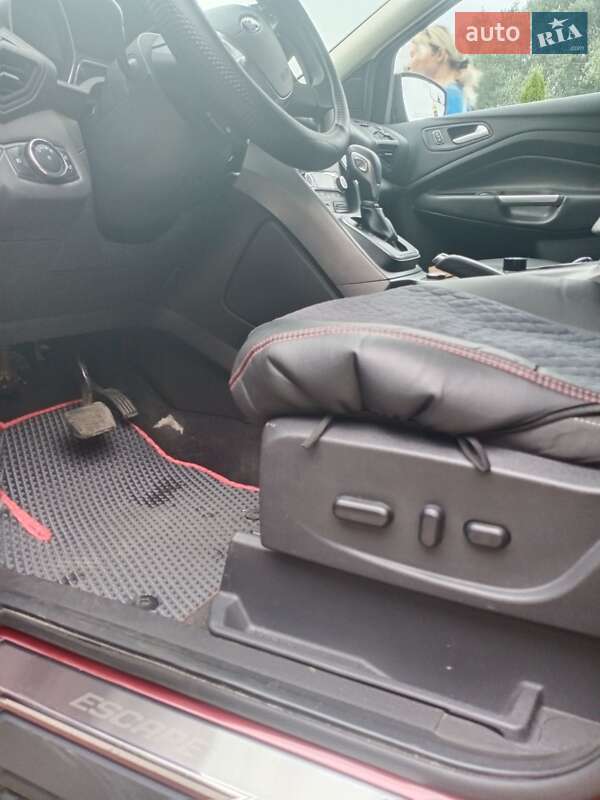 Внедорожник / Кроссовер Ford Escape 2013 в Днепре