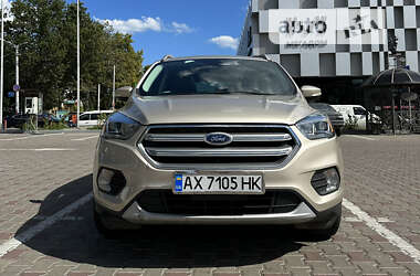 Внедорожник / Кроссовер Ford Escape 2016 в 
