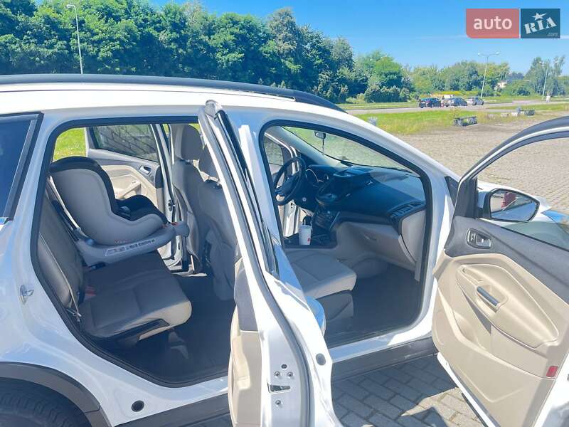 Внедорожник / Кроссовер Ford Escape 2017 в Львове