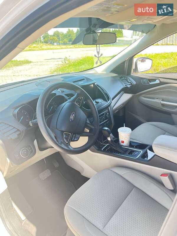 Внедорожник / Кроссовер Ford Escape 2017 в Львове