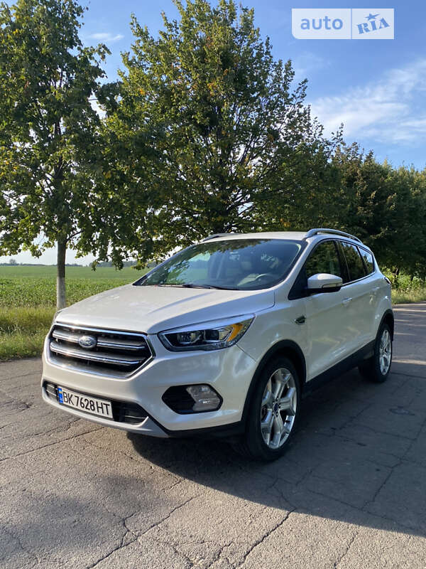 Позашляховик / Кросовер Ford Escape 2019 в Рівному