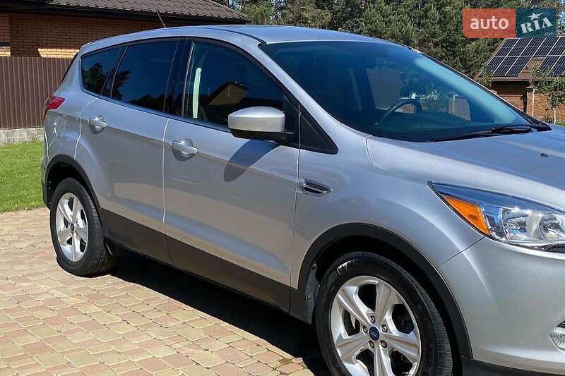 Внедорожник / Кроссовер Ford Escape 2015 в Ивано-Франковске