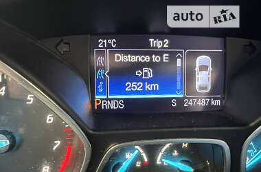 Внедорожник / Кроссовер Ford Escape 2012 в 