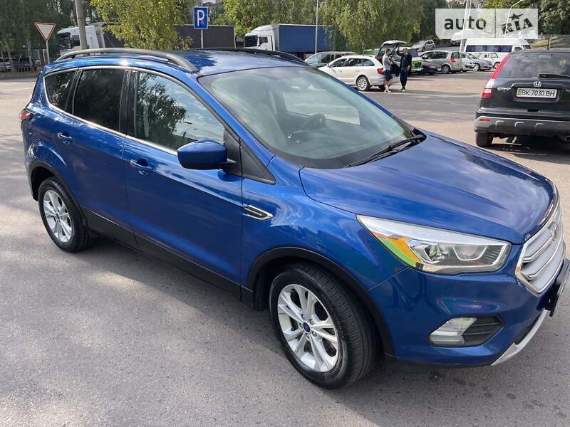 Позашляховик / Кросовер Ford Escape 2016 в Рівному