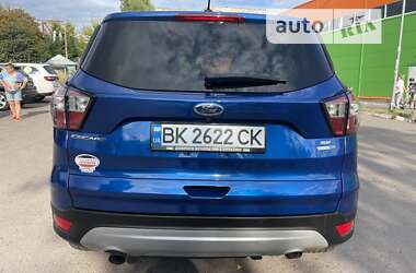 Позашляховик / Кросовер Ford Escape 2016 в Рівному