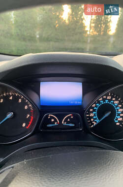 Внедорожник / Кроссовер Ford Escape 2012 в 
