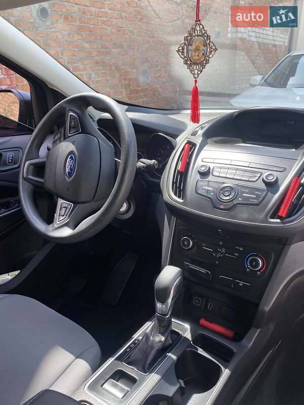 Внедорожник / Кроссовер Ford Escape 2018 в Калиновке