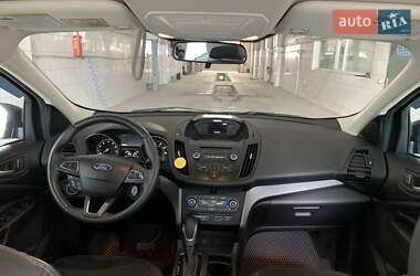 Внедорожник / Кроссовер Ford Escape 2017 в Киеве