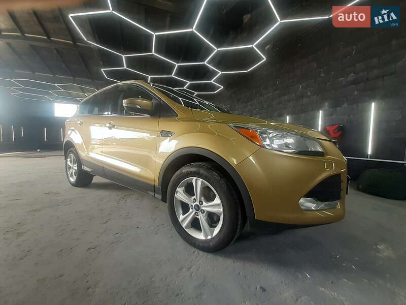 Внедорожник / Кроссовер Ford Escape 2015 в Львове