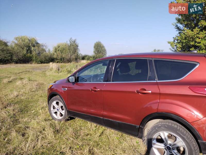 Внедорожник / Кроссовер Ford Escape 2016 в Шептицькому