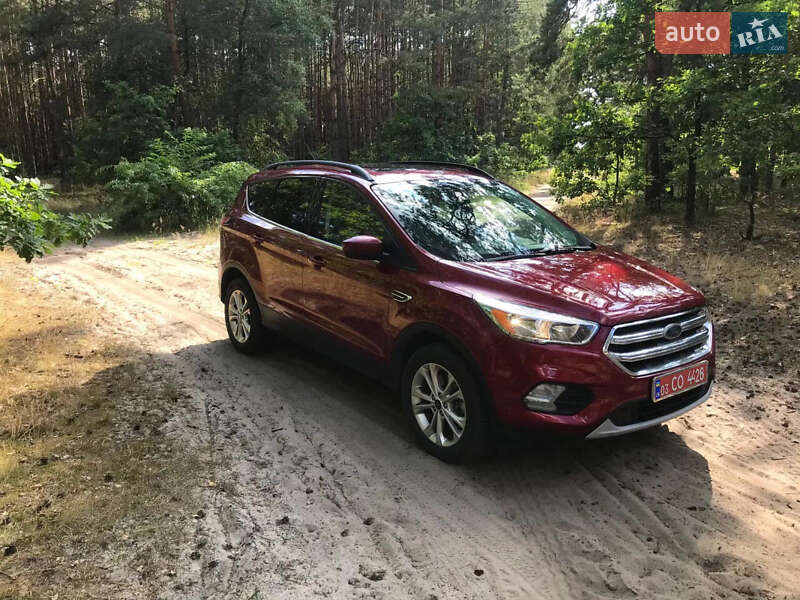Внедорожник / Кроссовер Ford Escape 2017 в Львове