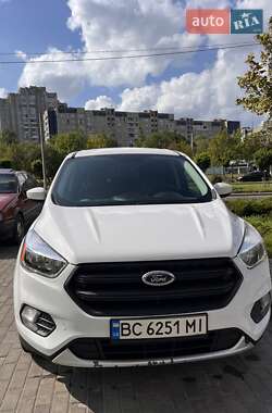Внедорожник / Кроссовер Ford Escape 2017 в 