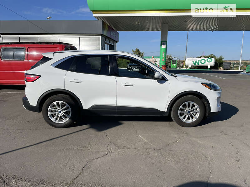 Внедорожник / Кроссовер Ford Escape 2019 в Южном