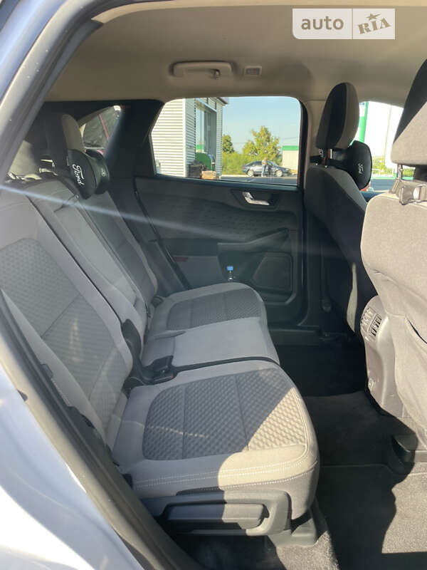 Внедорожник / Кроссовер Ford Escape 2019 в Южном