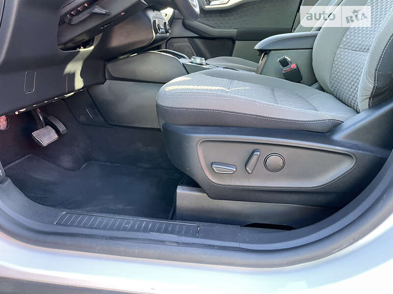 Внедорожник / Кроссовер Ford Escape 2019 в Южном