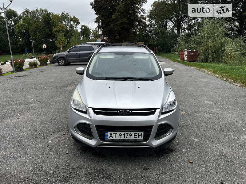 Внедорожник / Кроссовер Ford Escape 2012 в 