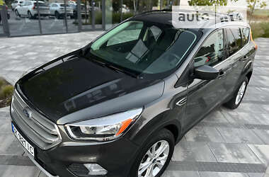 Внедорожник / Кроссовер Ford Escape 2019 в 