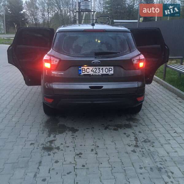 Внедорожник / Кроссовер Ford Escape 2017 в Трускавце