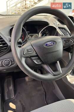 Внедорожник / Кроссовер Ford Escape 2017 в 