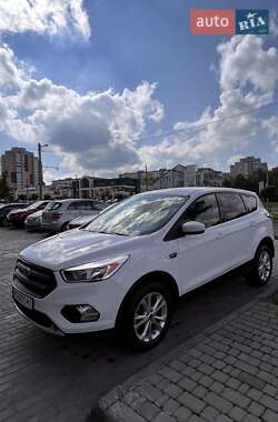 Внедорожник / Кроссовер Ford Escape 2017 в Львове