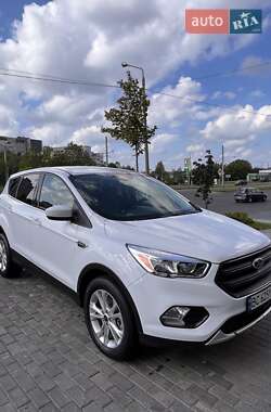 Внедорожник / Кроссовер Ford Escape 2017 в 