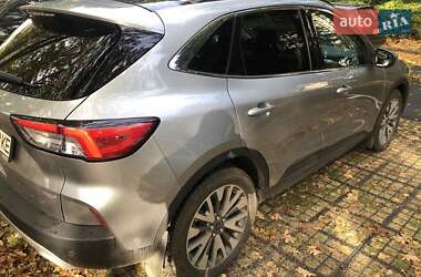 Внедорожник / Кроссовер Ford Escape 2021 в 