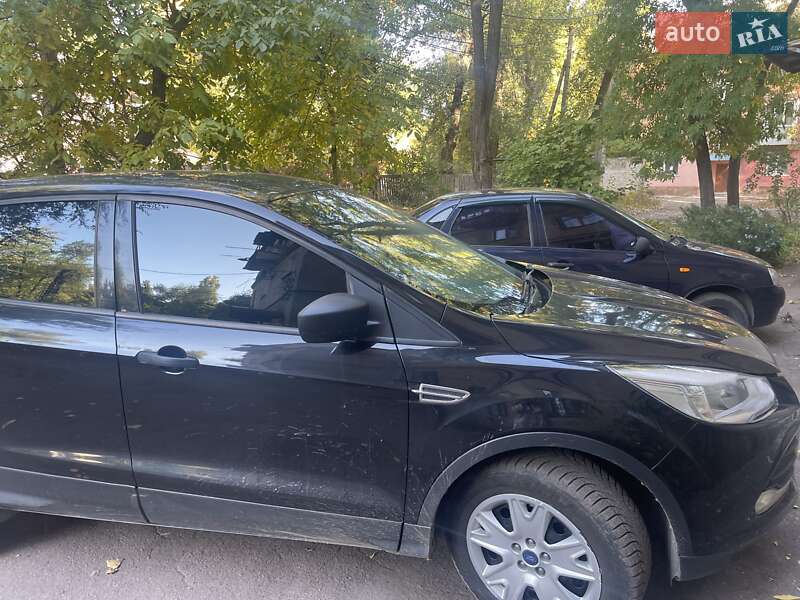 Внедорожник / Кроссовер Ford Escape 2012 в Кривом Роге