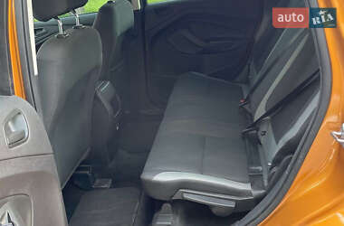 Внедорожник / Кроссовер Ford Escape 2015 в 