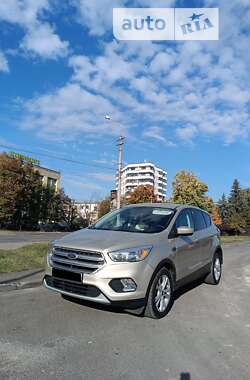 Внедорожник / Кроссовер Ford Escape 2017 в Львове