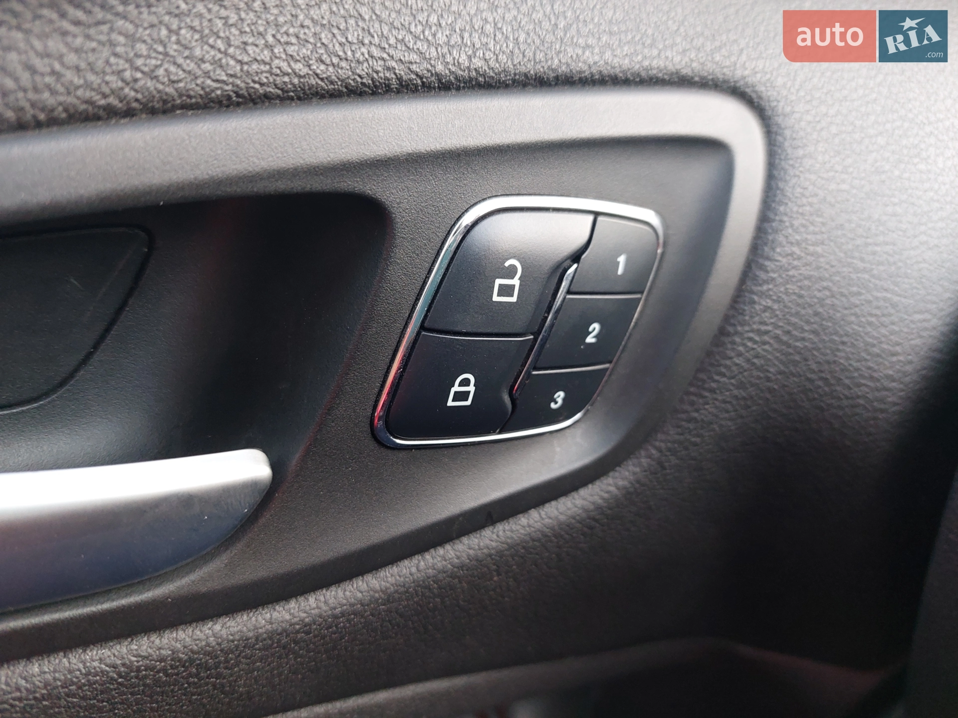 2015 Ford Escape - мініатюра 21
