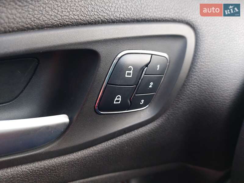 Внедорожник / Кроссовер Ford Escape 2015 в Шумске
