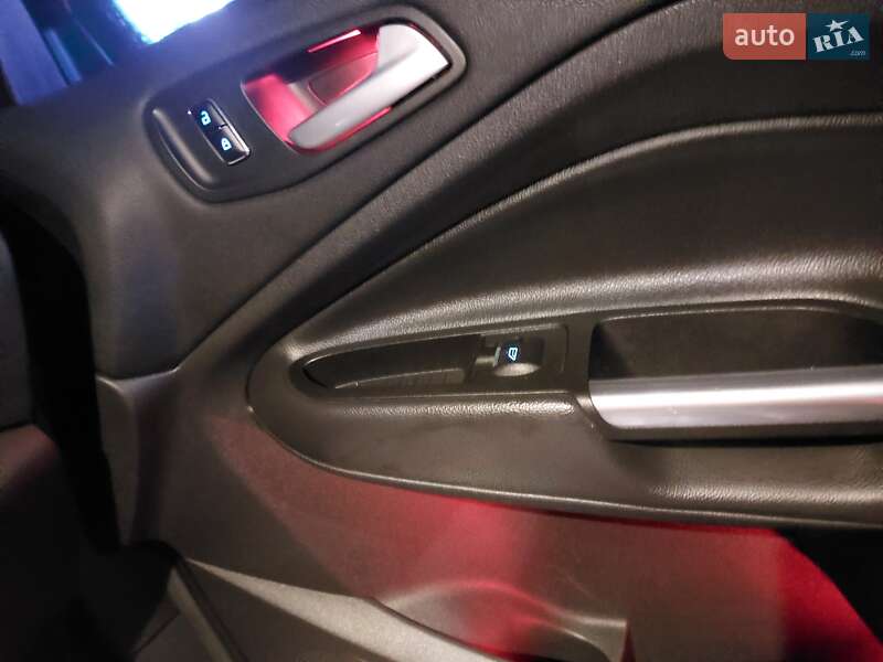 Внедорожник / Кроссовер Ford Escape 2015 в Шумске