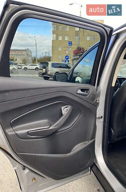 Внедорожник / Кроссовер Ford Escape 2016 в Киеве