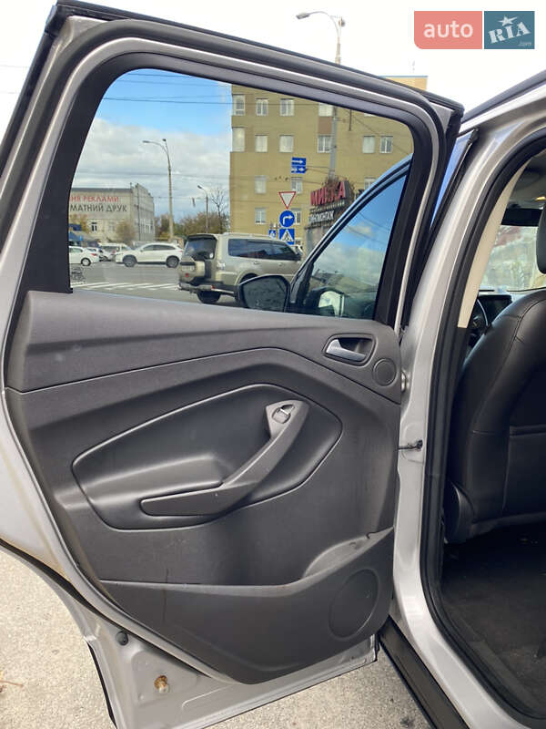 Внедорожник / Кроссовер Ford Escape 2016 в Киеве фото 11 Внедорожник / Кроссовер Ford Escape 2016 в Киеве