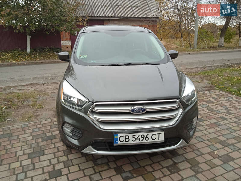 Позашляховик / Кросовер Ford Escape 2017 в Чернігові