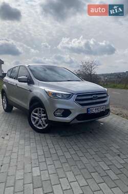 Внедорожник / Кроссовер Ford Escape 2017 в 
