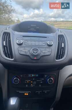 Внедорожник / Кроссовер Ford Escape 2017 в 