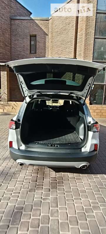 Внедорожник / Кроссовер Ford Escape 2021 в Кривом Роге