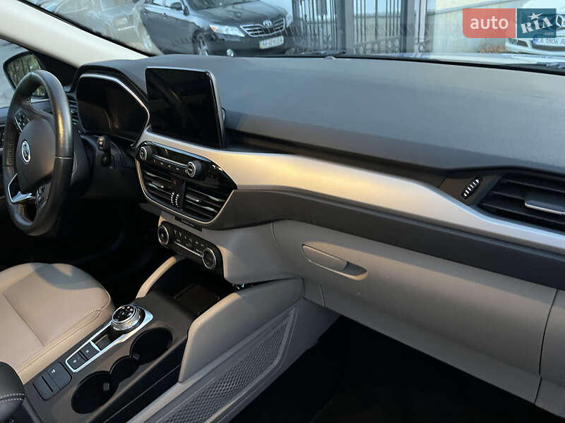 Внедорожник / Кроссовер Ford Escape 2020 в Днепре фото 17 Внедорожник / Кроссовер Ford Escape 2020 в Днепре